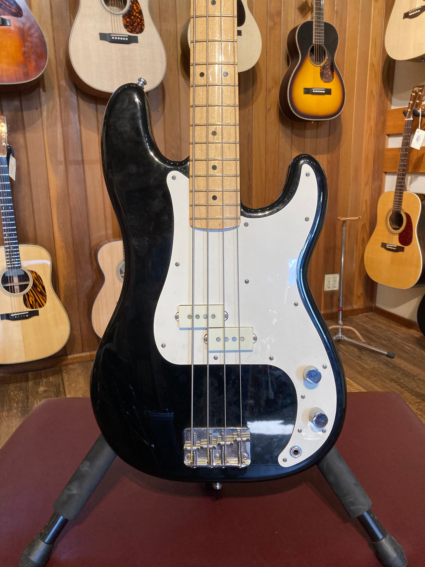 Fender Precision Bass w/Case (1983)
