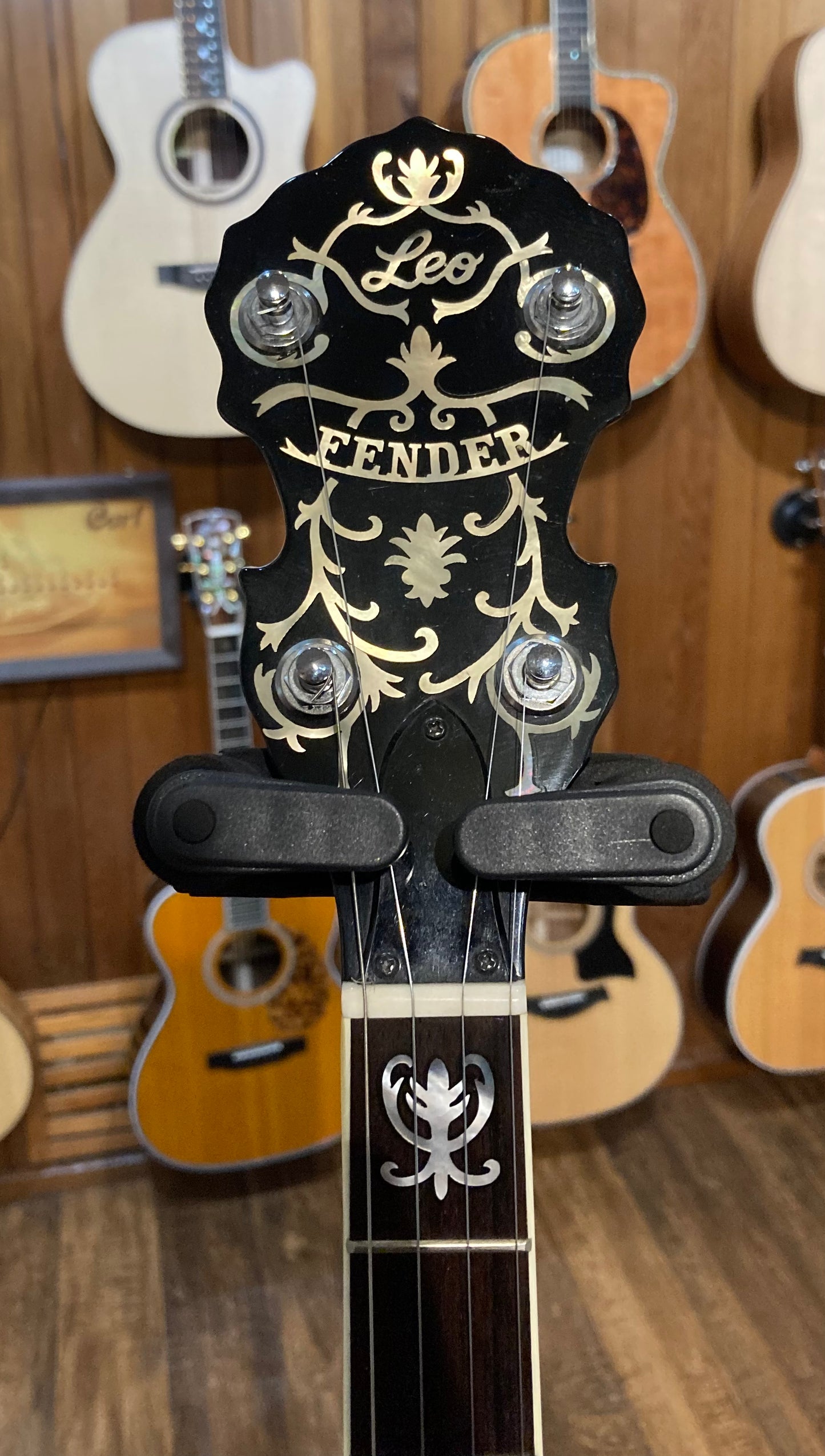 Fender leo 2025 deluxe banjo