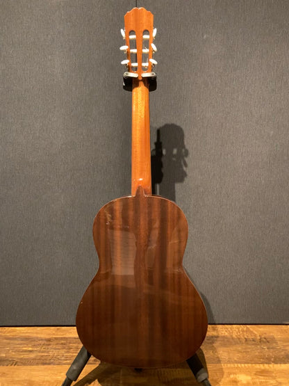 Alhambra K1C 3/4 Size Classical w/Case (Used)