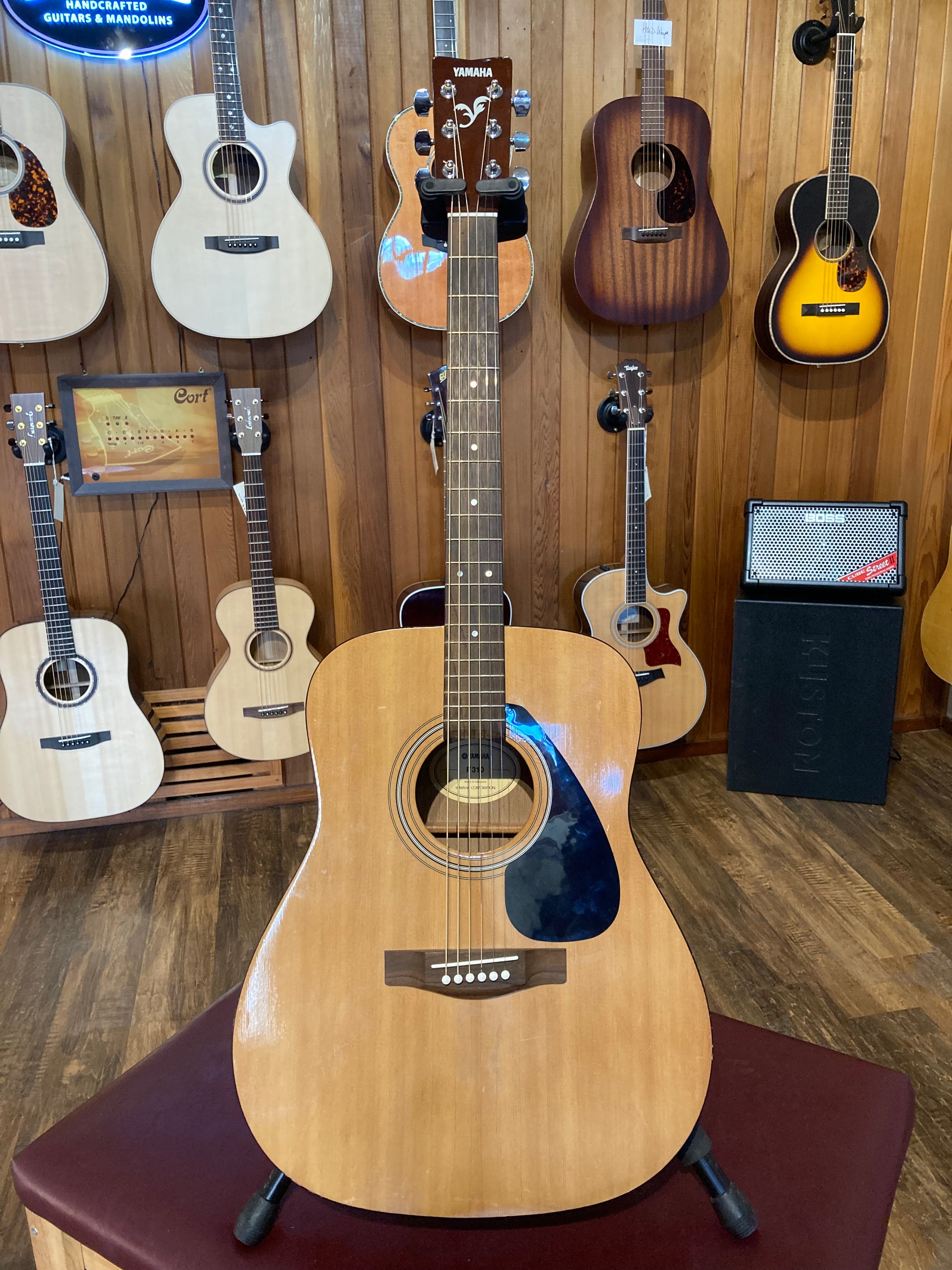 Second hand hot sale yamaha guitar