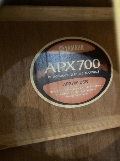 Yamaha APX 700 (Used)