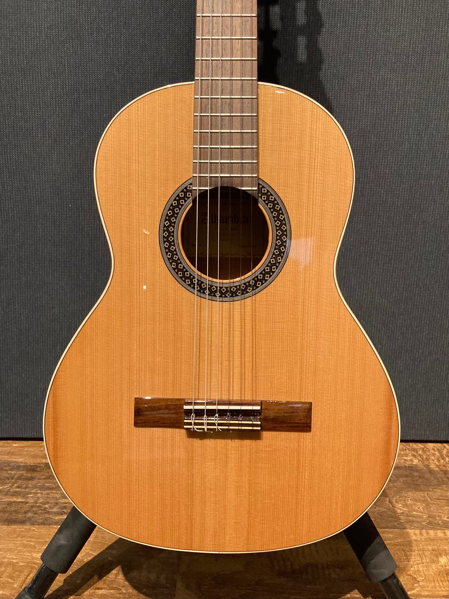 Alhambra K1C 3/4 Size Classical w/Case (Used)
