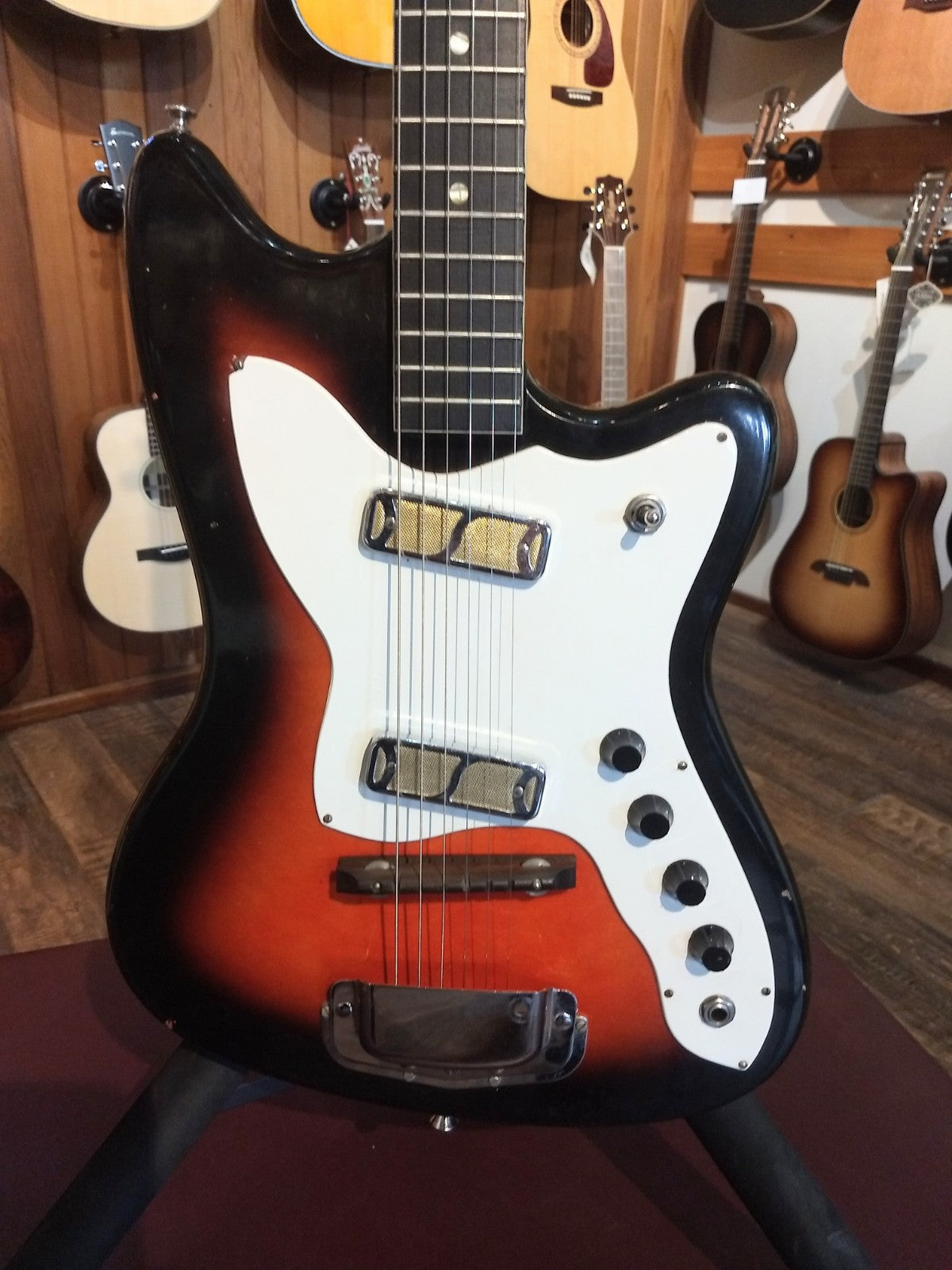 Harmony H17 Silhouette/Bobkat (60's)