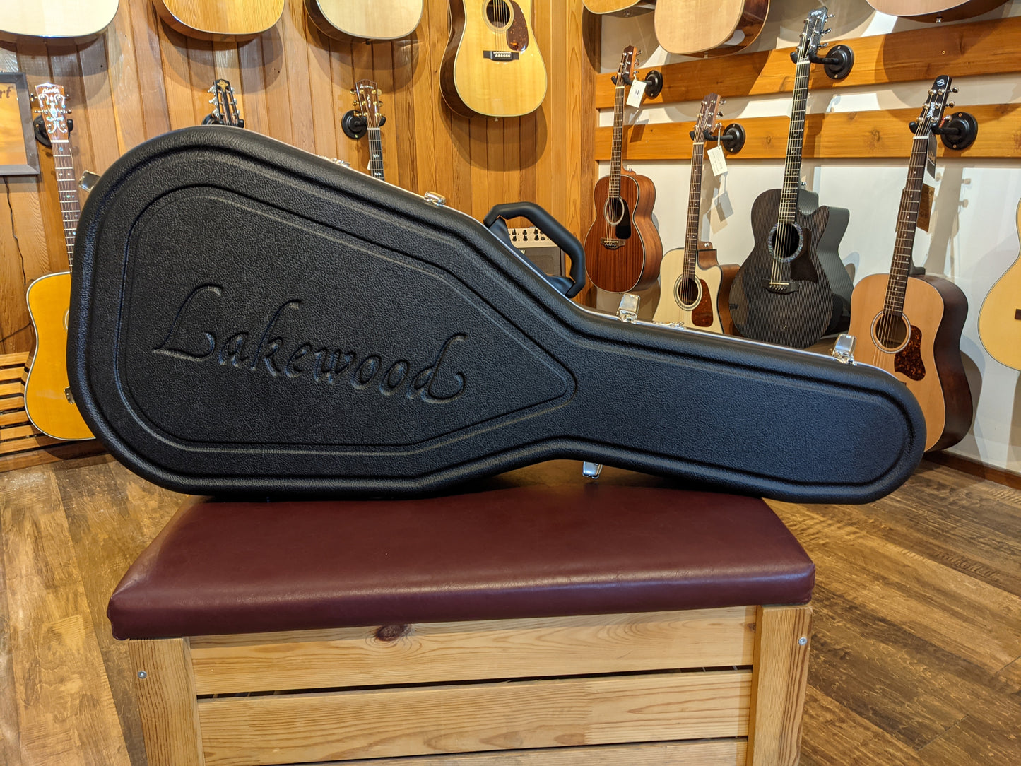 Lakewood D-32 Dreadnought Acoustic Guitar w/Case (Used)