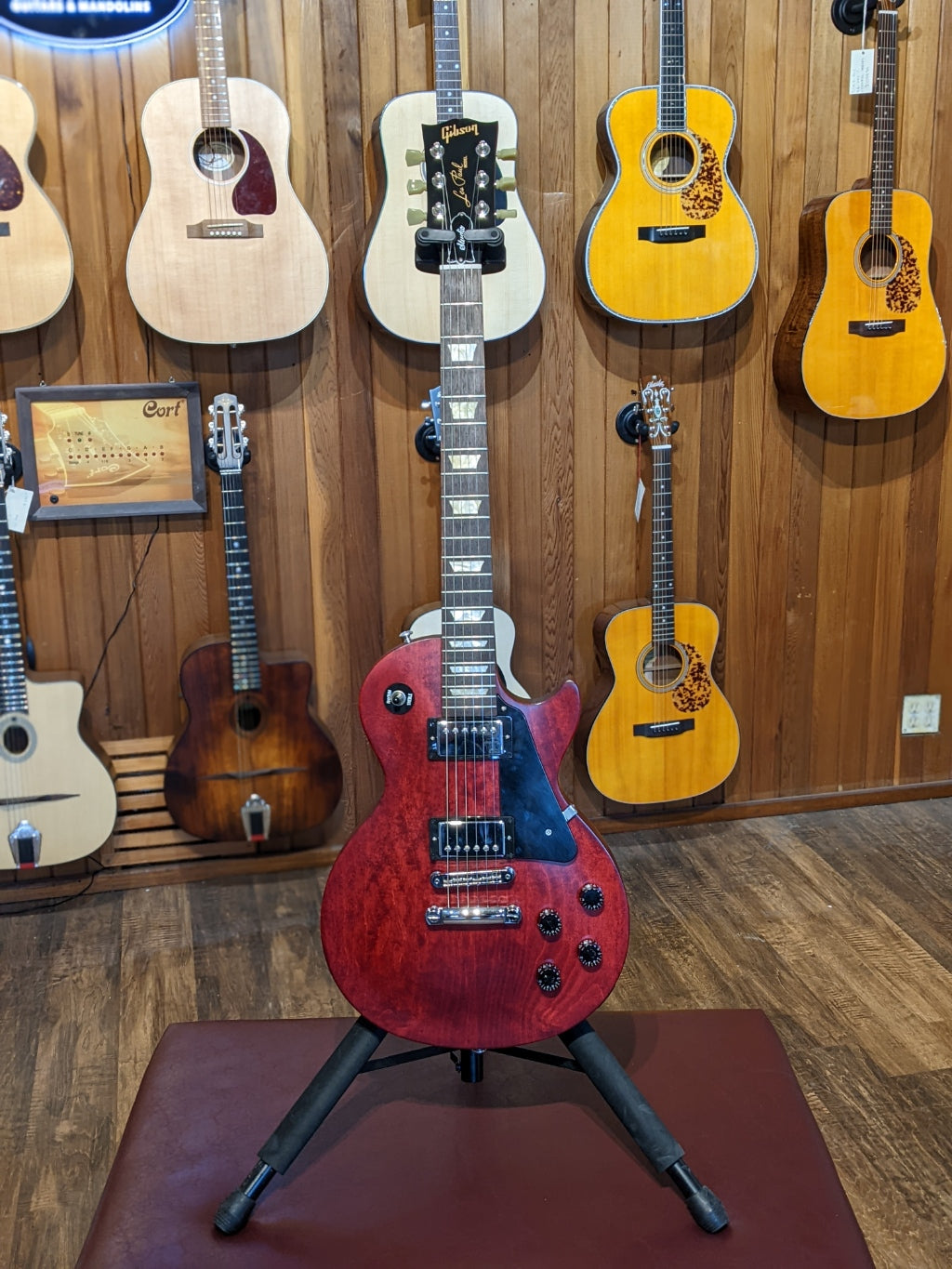 Gibson Les Paul Studio Worn Cherry w/Case (2016)