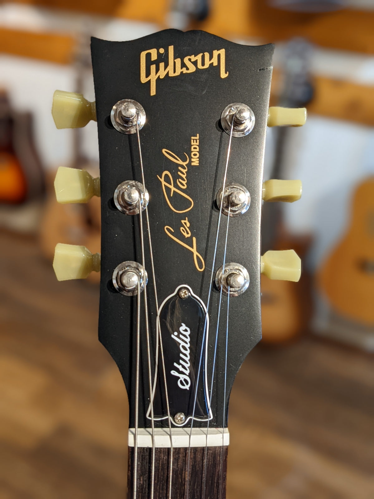 Gibson Les Paul Studio Worn Cherry w/Case (2016)