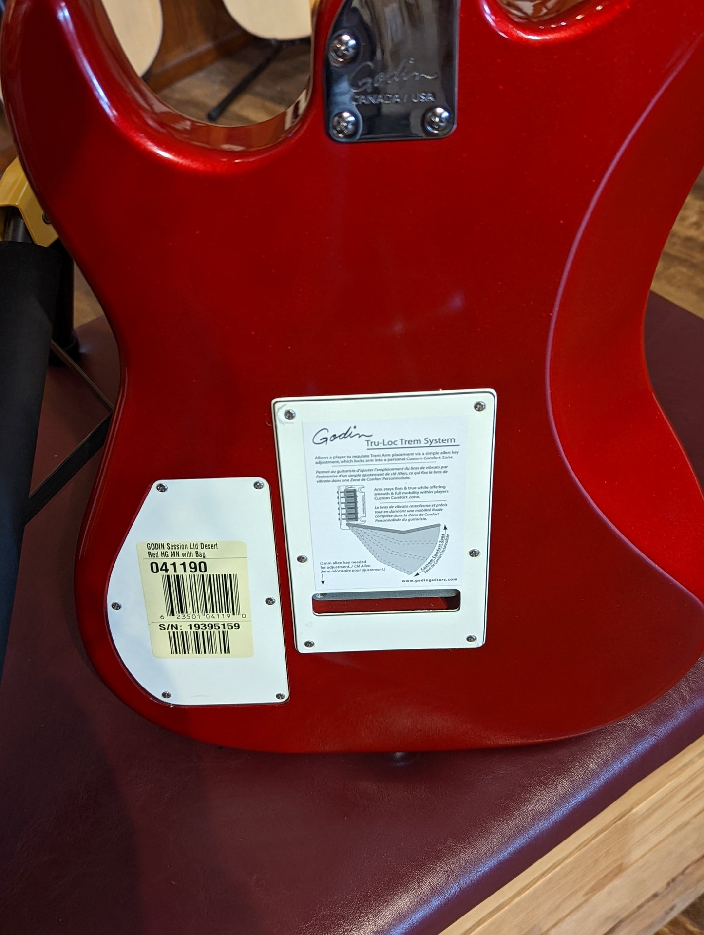 Godin Session LTD Desert Red HG MN w/ Gig Bag (Used)