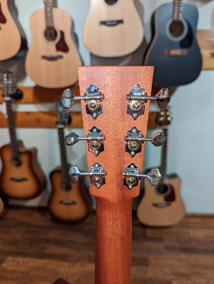 Larrivée 0-40 Rosewood Sunburst Special w/Case