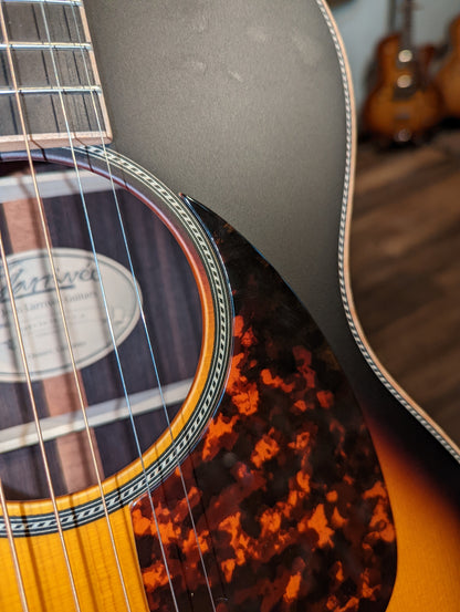 Larrivée 0-40 Rosewood Sunburst Special w/Case