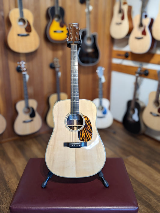 Eastman E20D Dreadnought Acoustic Guitar w/Case (2011)