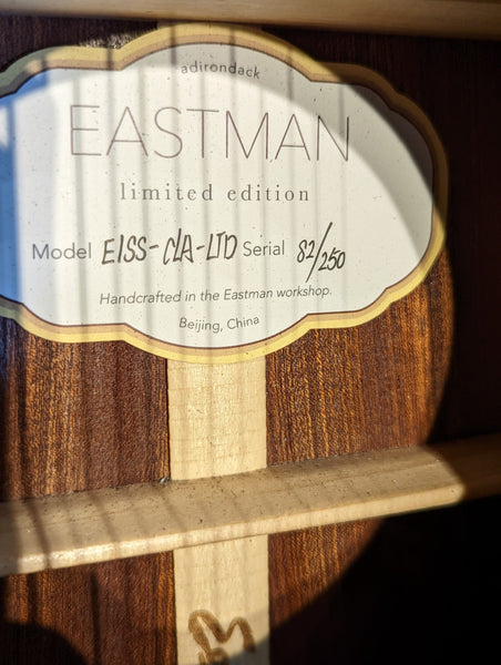 Eastman E1SS-CLA-LTD Acoustic Guitar w/Gig Bag (Used)