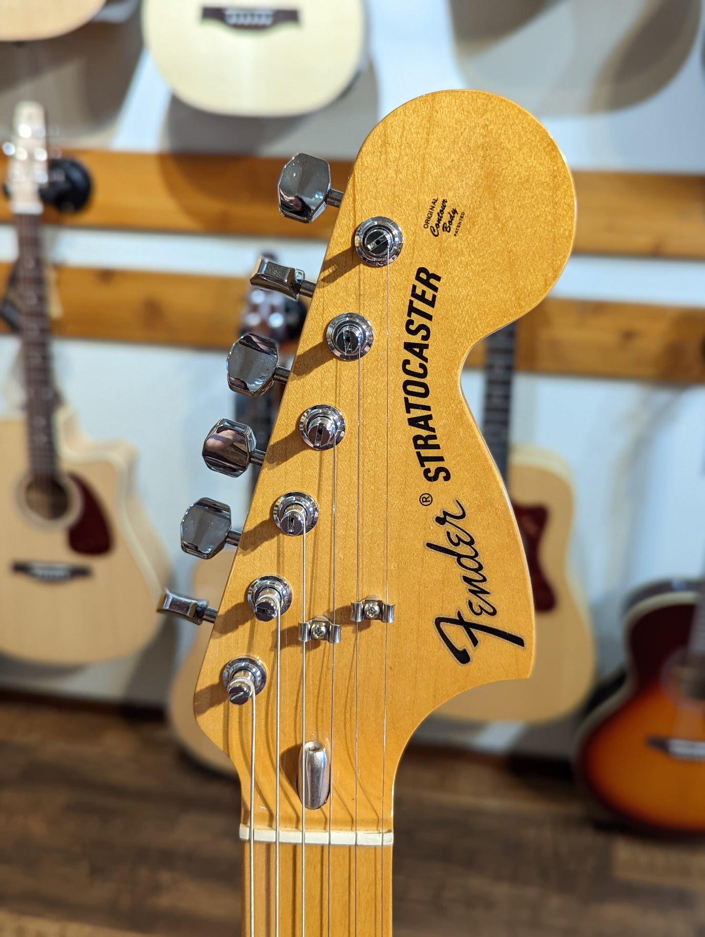 Fender Vintera '70s Stratocaster Mocha Finish w/Gig Bag (2020)
