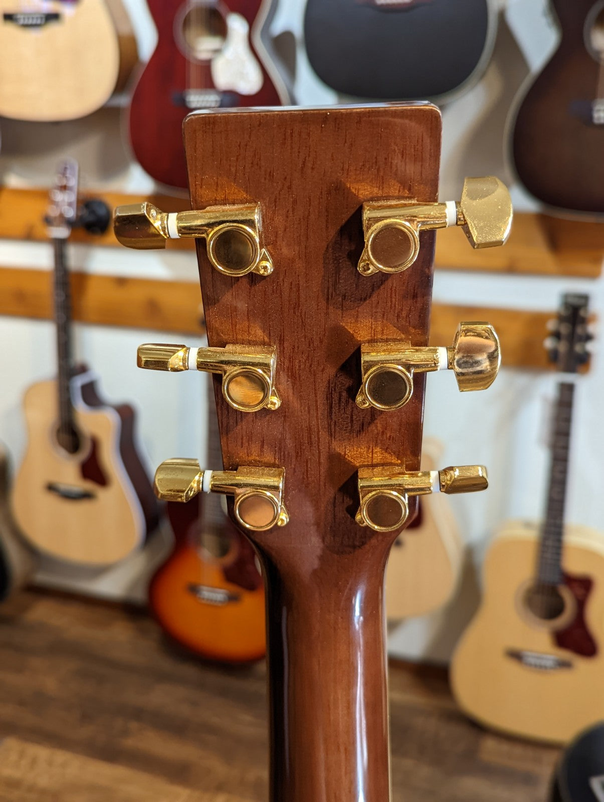 Hofner Sienna Series HAS-07 Dreadnought Acoustic Guitar w/Gig Bag (Used)