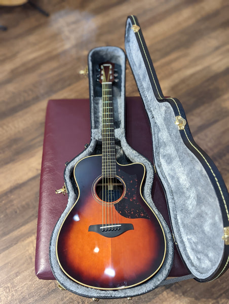 Yamaha AC3R All-Solid Wood Concert Acoustic/Electric Guitar w/Case (Used)