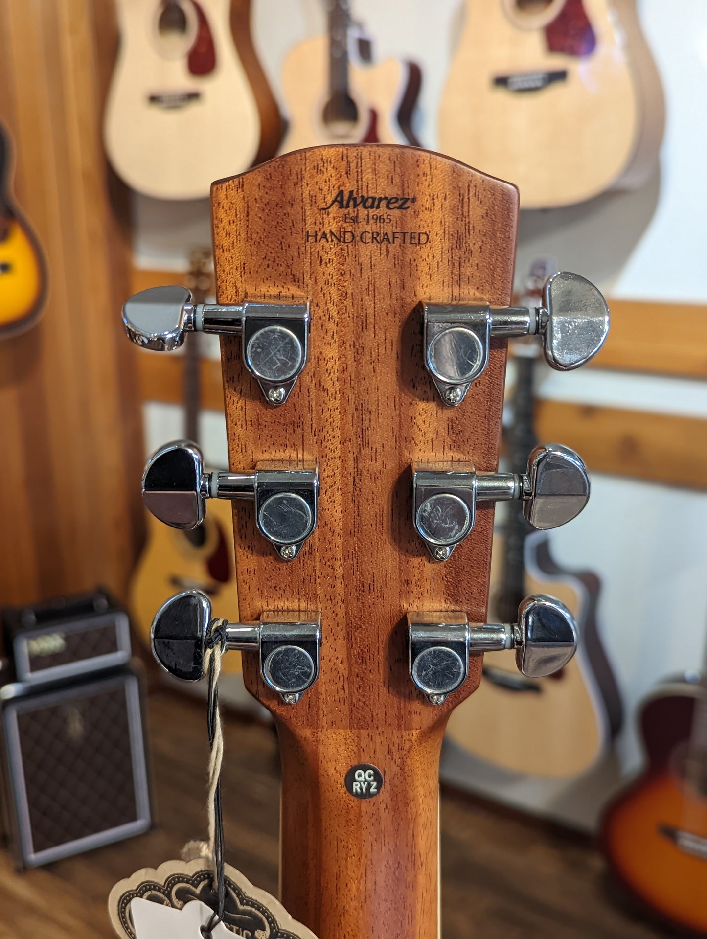 Alvarez Artist ABT60E Acoustic Baritone w/Pickup - Natural Gloss (B-STOCK)