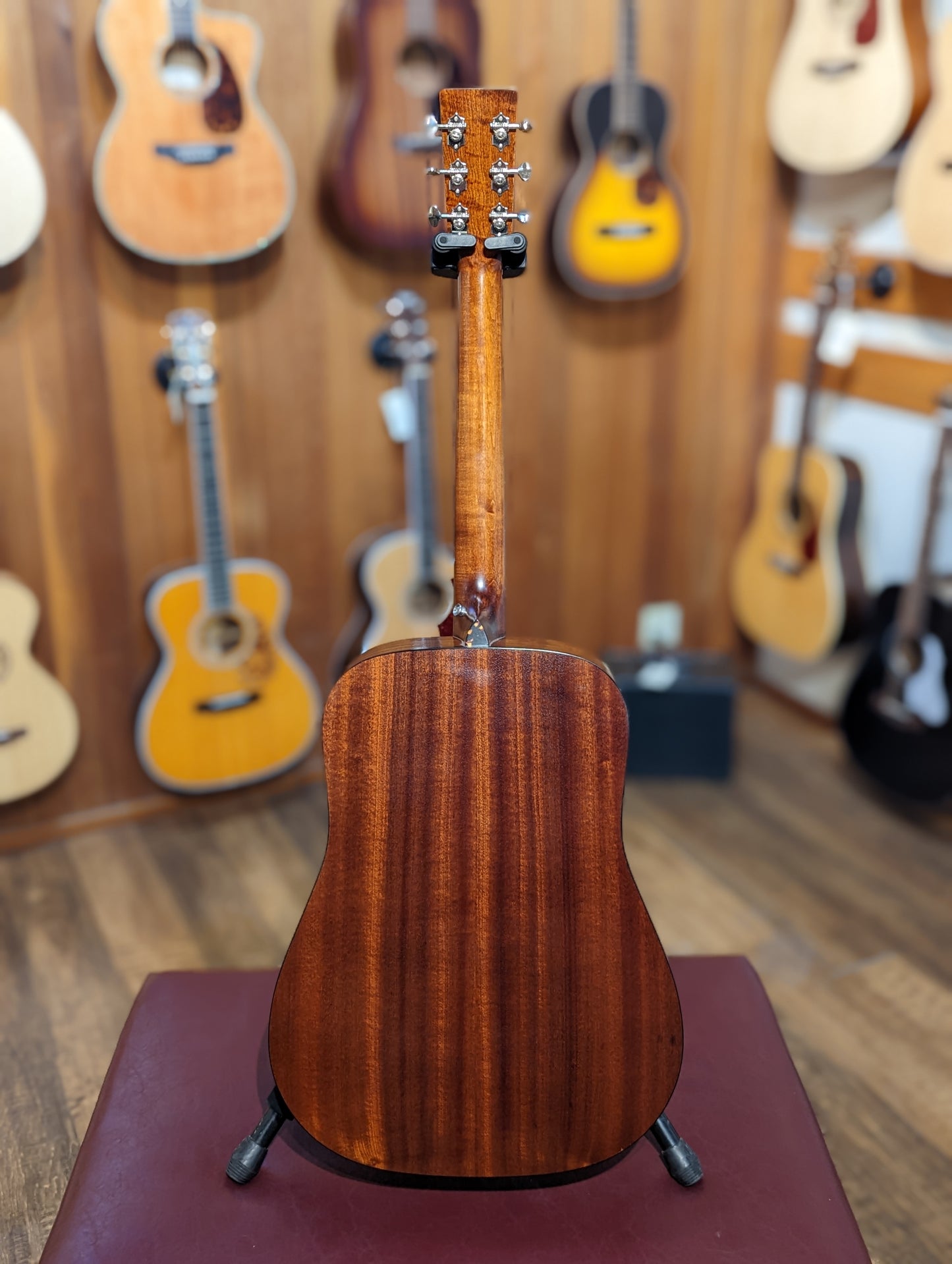 Eastman E2D-CD Acoustic Electric Guitar w/Gig Bag (Used)