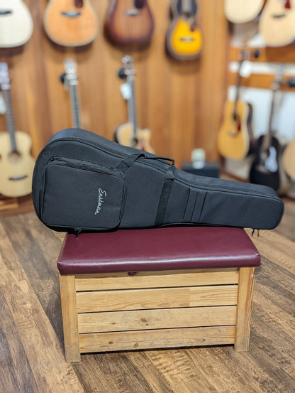 Eastman E2D-CD Acoustic Electric Guitar w/Gig Bag (Used)
