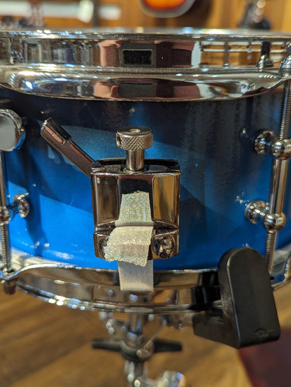 Odyssey Drums 10"x5" 6 Ply Maple Snare w/Mounting Hardware - Blue Flame
