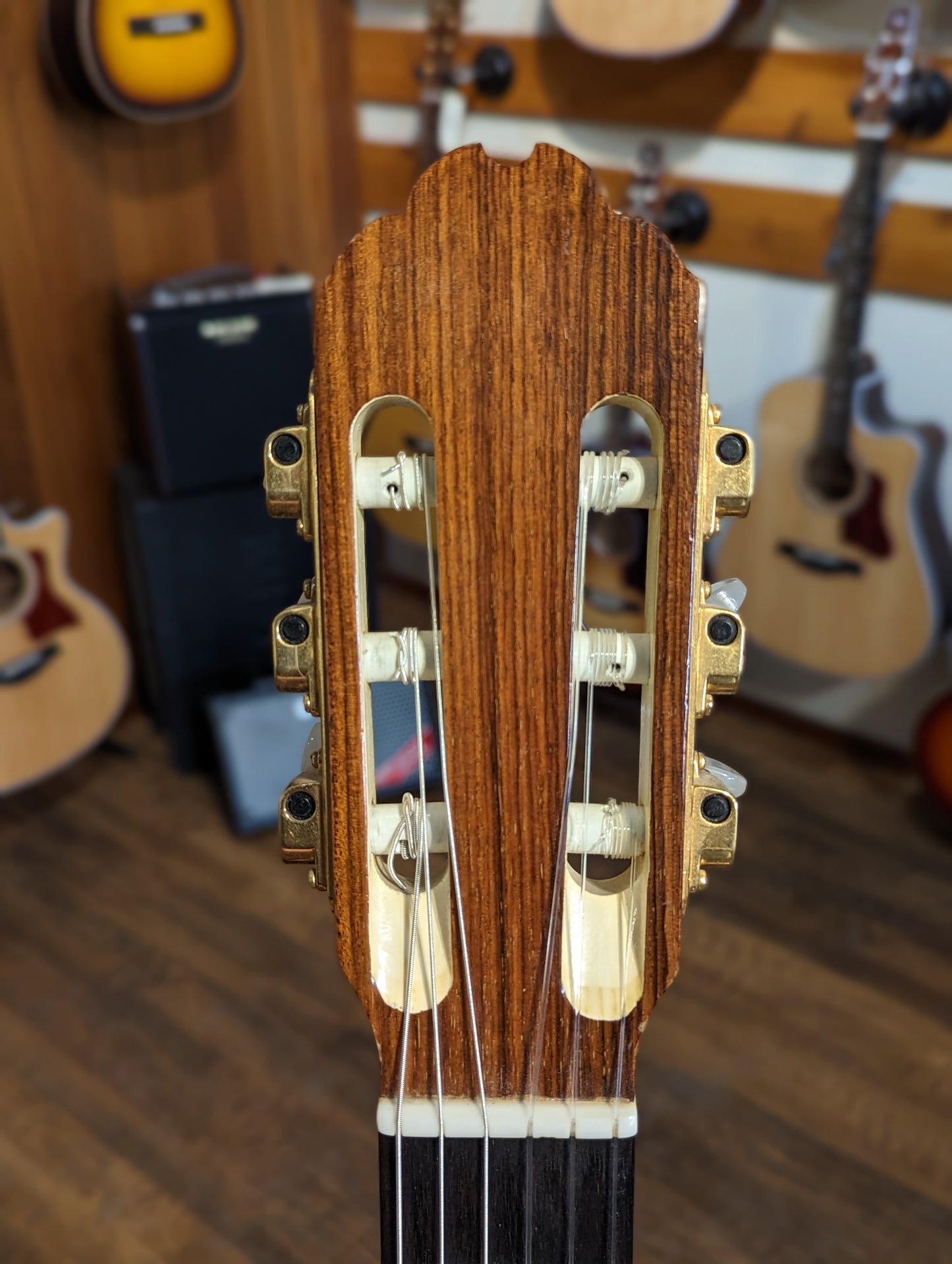 Gibson Chet Atkins CEC Acoustic/Electric Classical Guitar w/Case - Alpine White (1987)