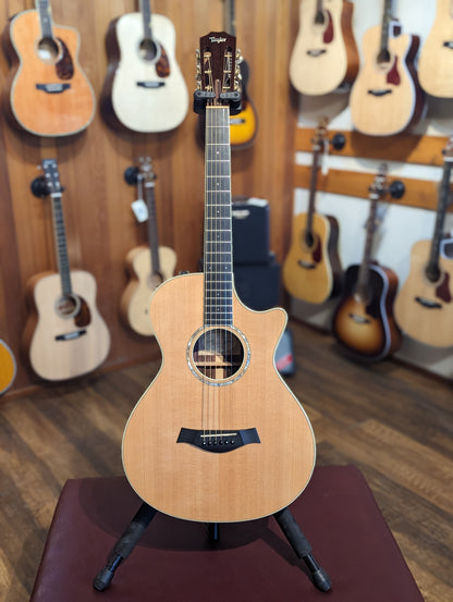 Taylor Grand Concert 12 Fret Acoustic/Electric Guitar w/Case (2010)