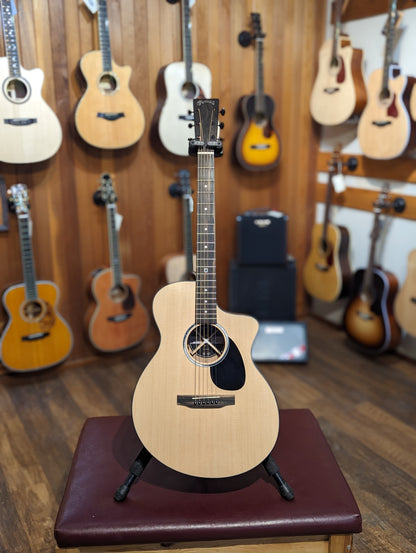 Martin SC-10E Road Series Acoustic/Electric Guitar w/Case (Used)