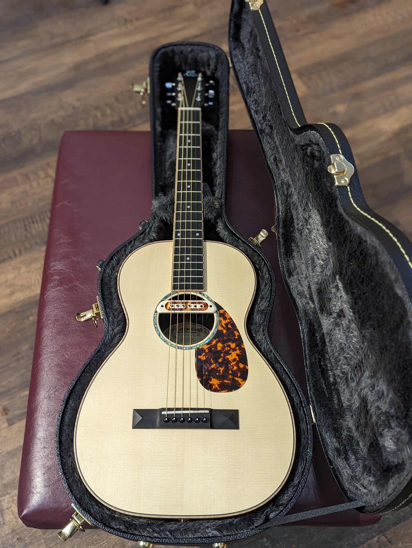 Larrivée P-03R Moon Spruce Parlor Acoustic Guitar w/Hard Shell Case (2022)