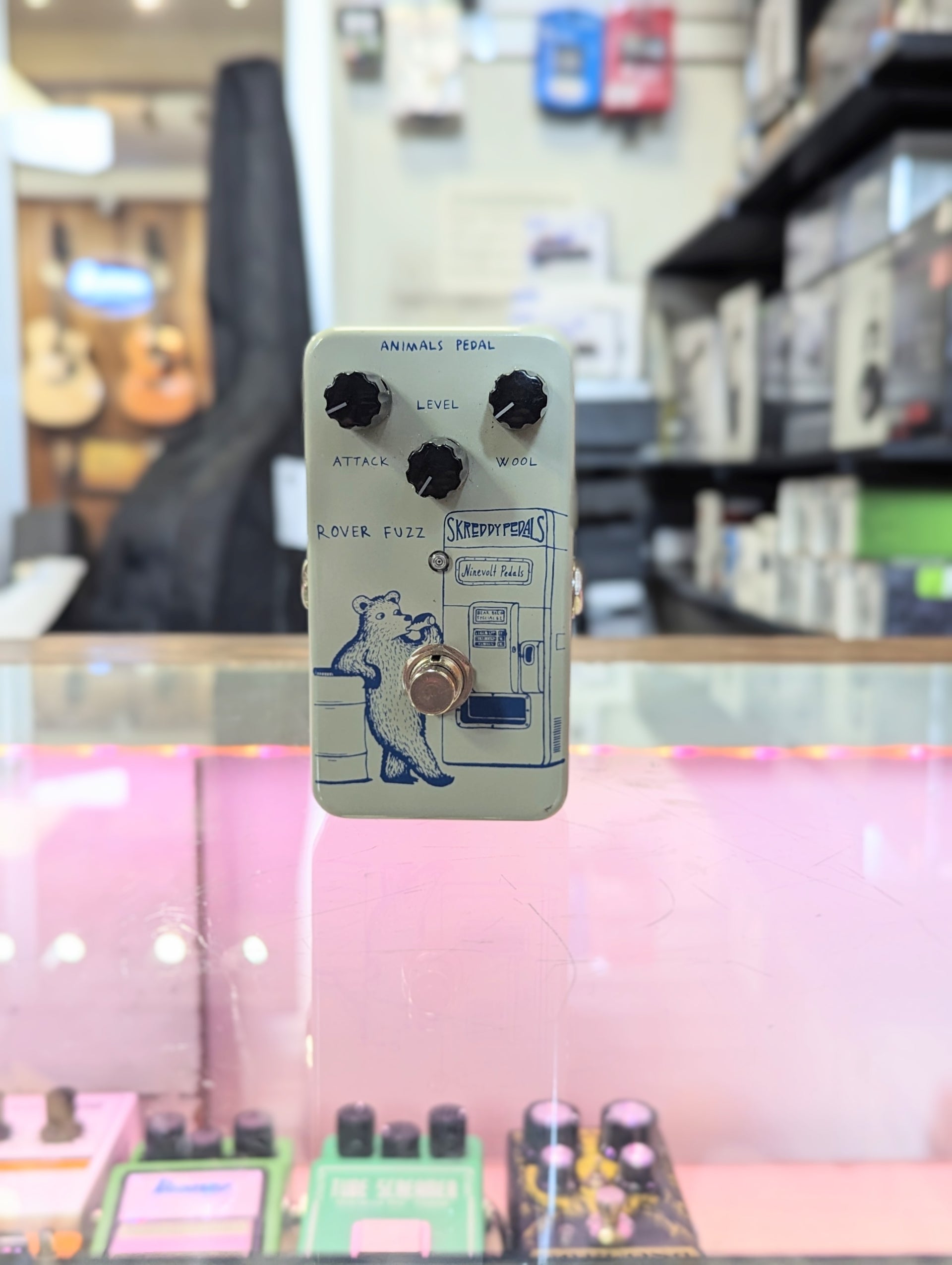 animals pedal rover fuzz Animals Pedal Rover Fuzz (Demo) – Acoustic Music Shop