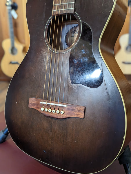 Art & Lutherie Roadhouse Bourbon Burst A/E (Used)