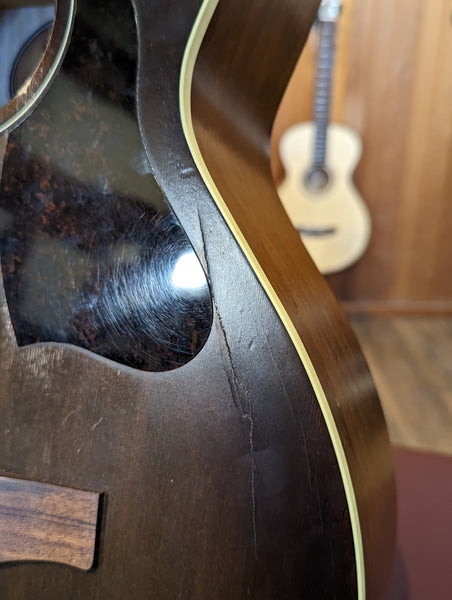 Art & Lutherie Roadhouse Bourbon Burst A/E (Used)