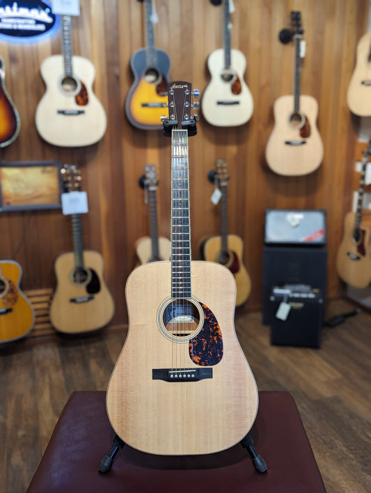 Larrivée D-02 Mahogany Acoustic Guitar w/Case (2012)