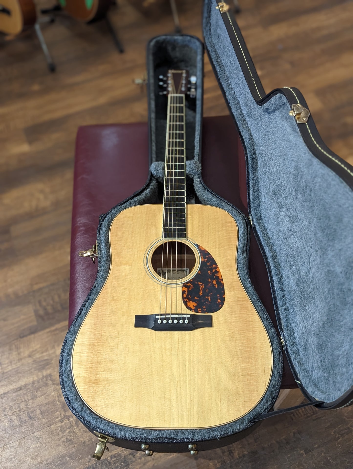 Larrivée D-02 Mahogany Acoustic Guitar w/Case (2012)