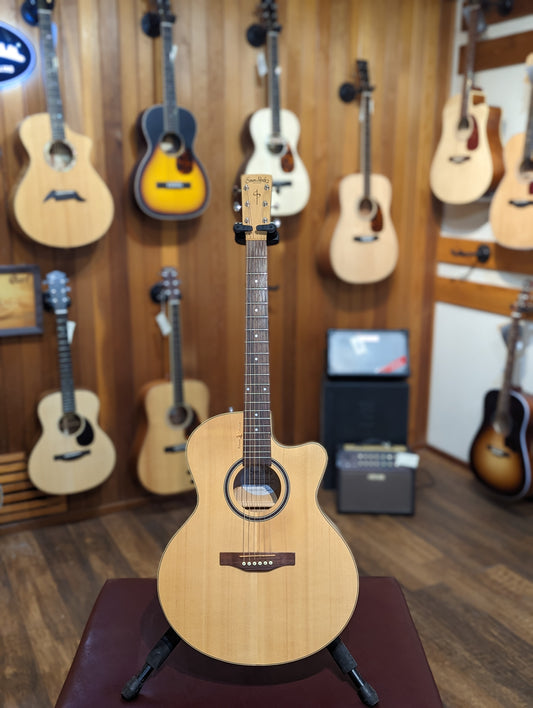 Simon & Patrick Amber Trail CW Acoustic/Electric Guitar w/Case (Used)