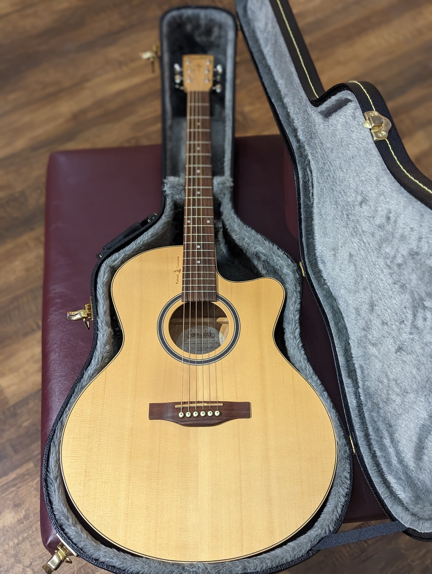 Simon & Patrick Amber Trail CW Acoustic/Electric Guitar w/Case (Used)