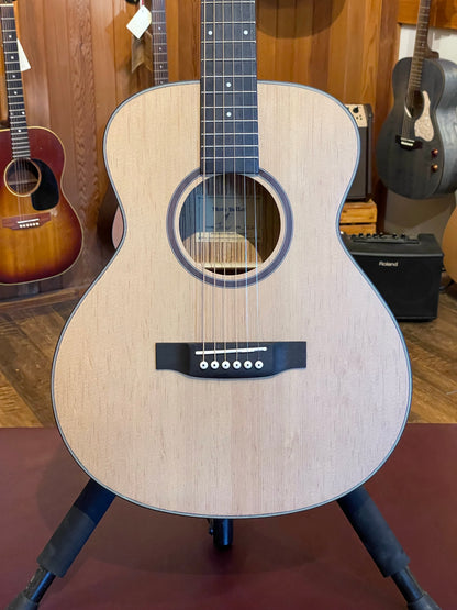 More Better Junior Acoustic Guitar w/Gig Bag